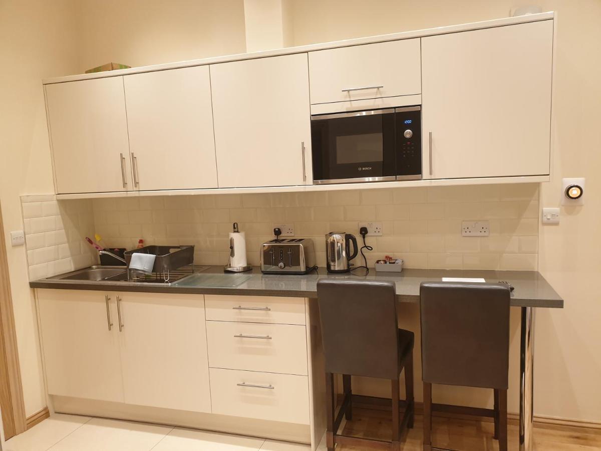 London Luxury Apartments 4 Min Walk From Ilford Station, With Free Parking Free Wifi Exterior photo