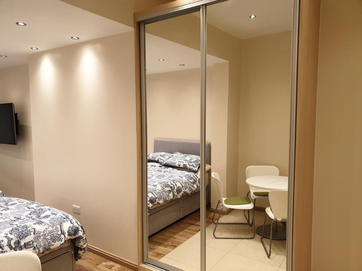 London Luxury Apartments 4 Min Walk From Ilford Station, With Free Parking Free Wifi Exterior photo